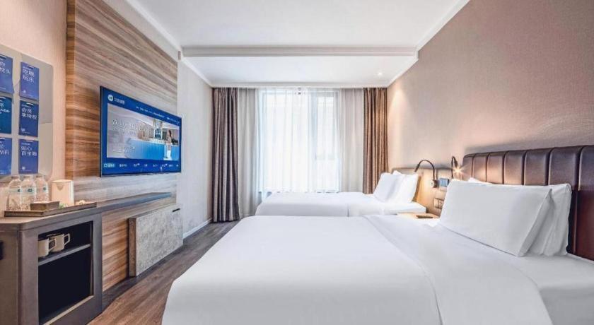 Hanting Premium Loushanguan Road Metro Station 3* Shanghai